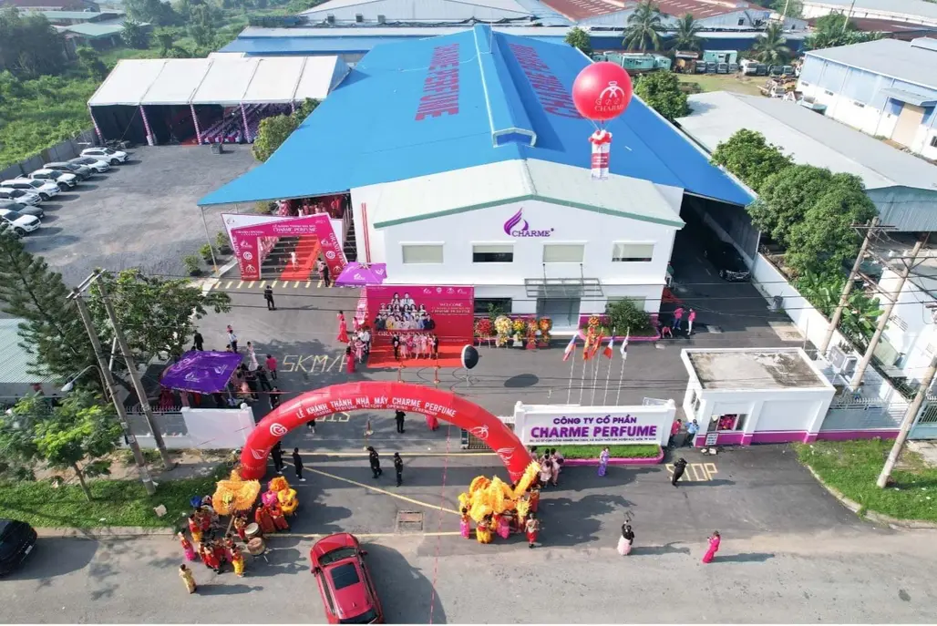 khánh thành nhà máy sản xuất nước hoa charme tại hóc môn
