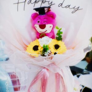 Bó 2 hoa hướng dương gấu dâu tốt nghiệp