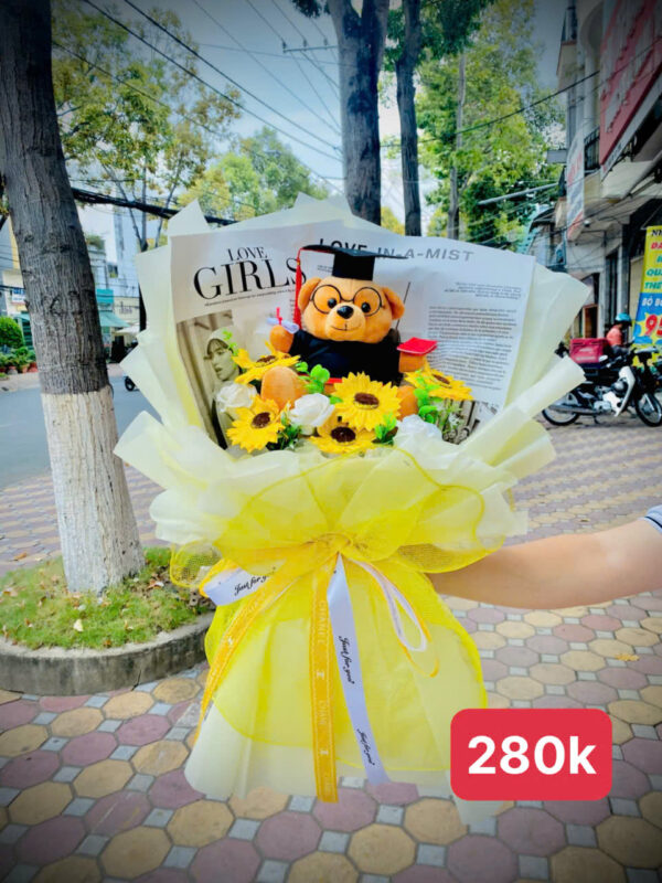 Bó 5 hoa hướng dương gấu Teddy mừng tốt nghiệp